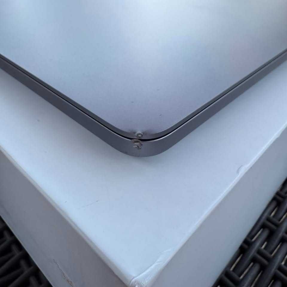 Apple MacBook Pro 2020 - Intel i7 QuadCore - 32gb - 512gb -Thunderbolt