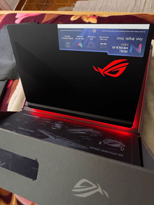 ASUS ROG Strix Scar 18 - 2025