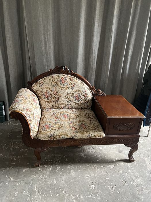 Sofa/pufa/Stylowe siedzisko tapicerowane drewniane