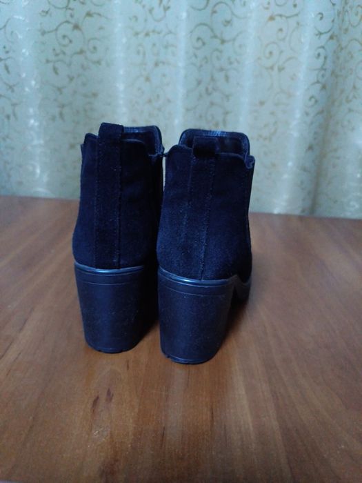 Напівчобітки з натуральної замші,36