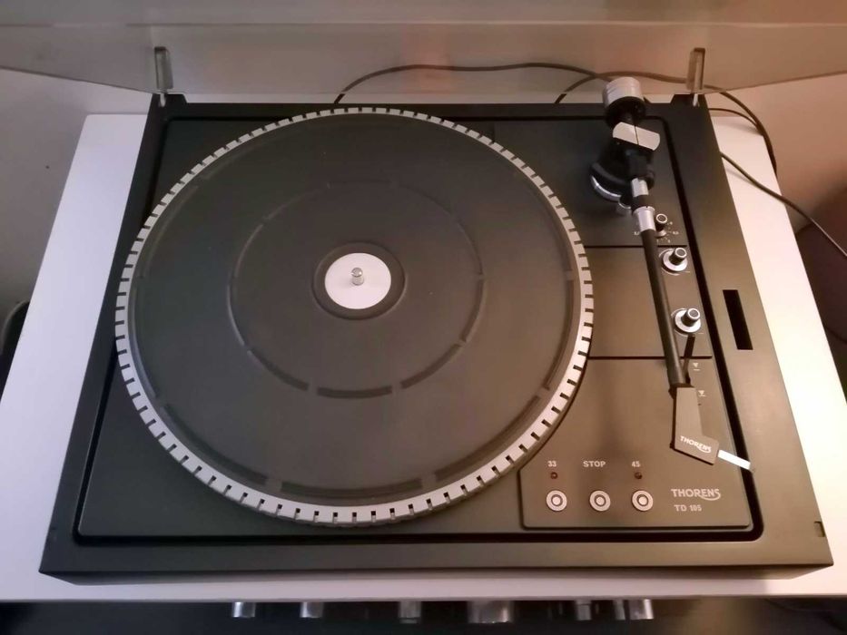 Thorens TD 105 Gramofon z napędem paskowym