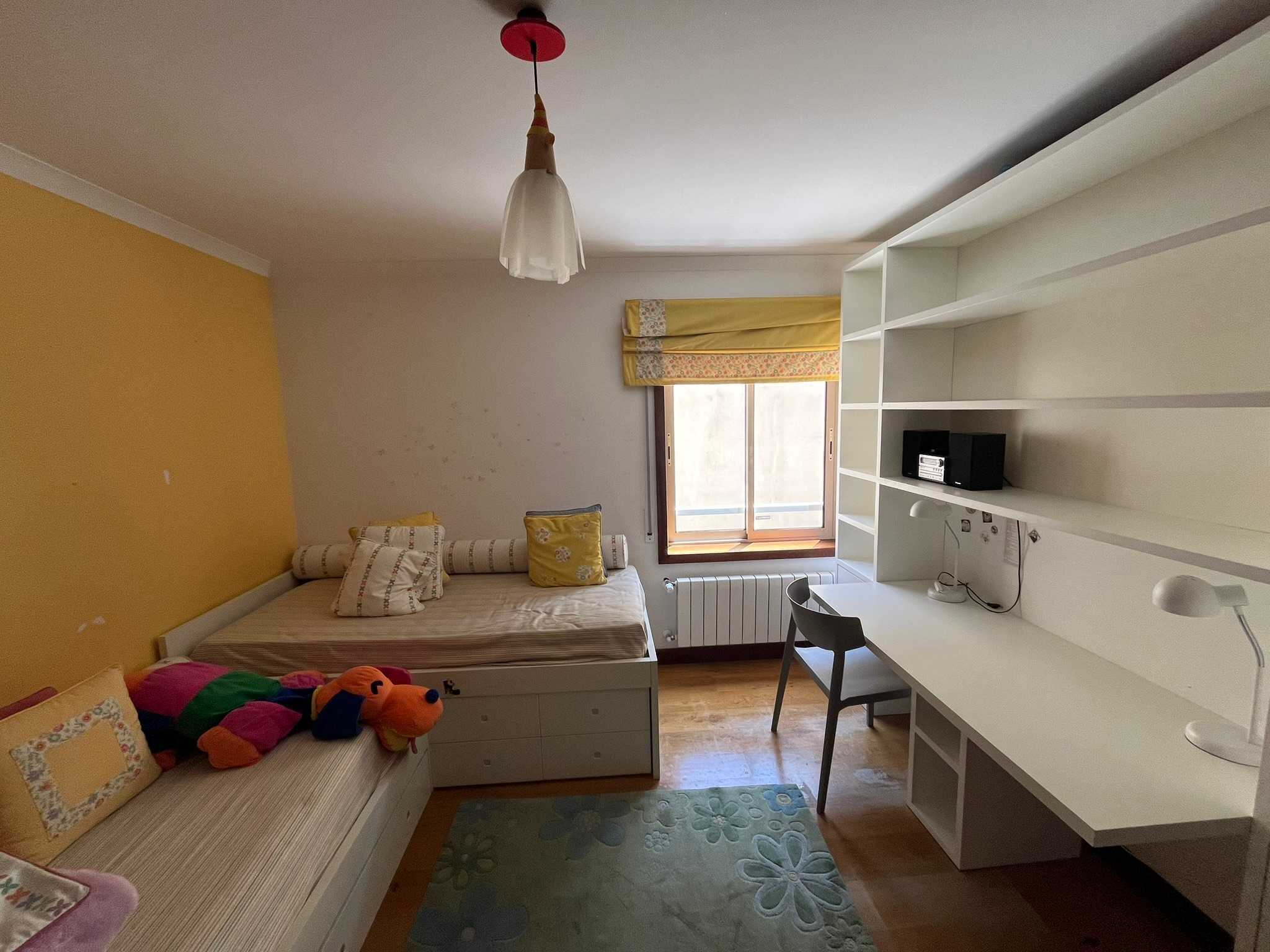 Arrenda-se T4 com garagem na Quinta da Romeira - Coimbra