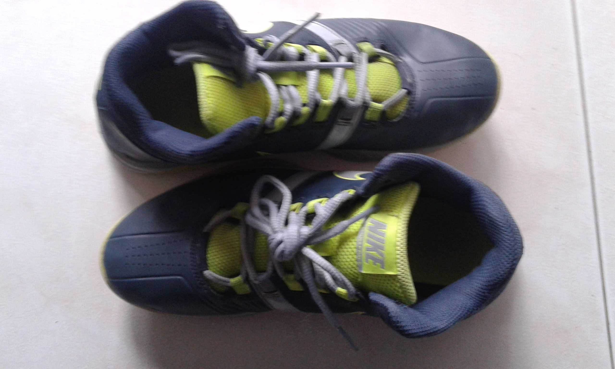Botas NIKE 40,5 usadas (pouco uso) [Novo Preço]