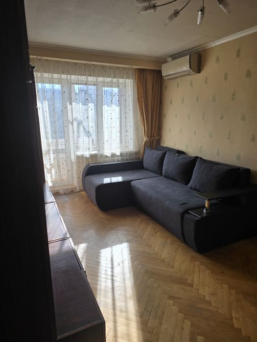 Сдам 2-х комнатную квартиру Дарницкая  площадь