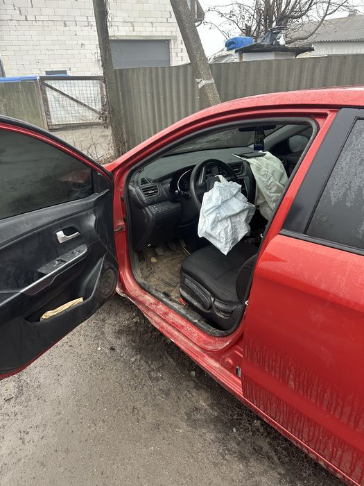 Киа рио 2011 дтп .срочно