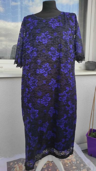 Koronkowa elegancka luźna sukienka