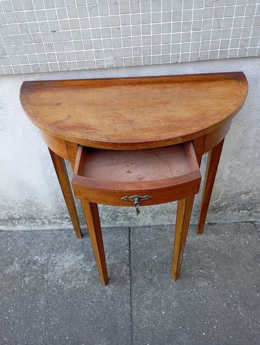 Vendo esta.esa muita bonita bom estado