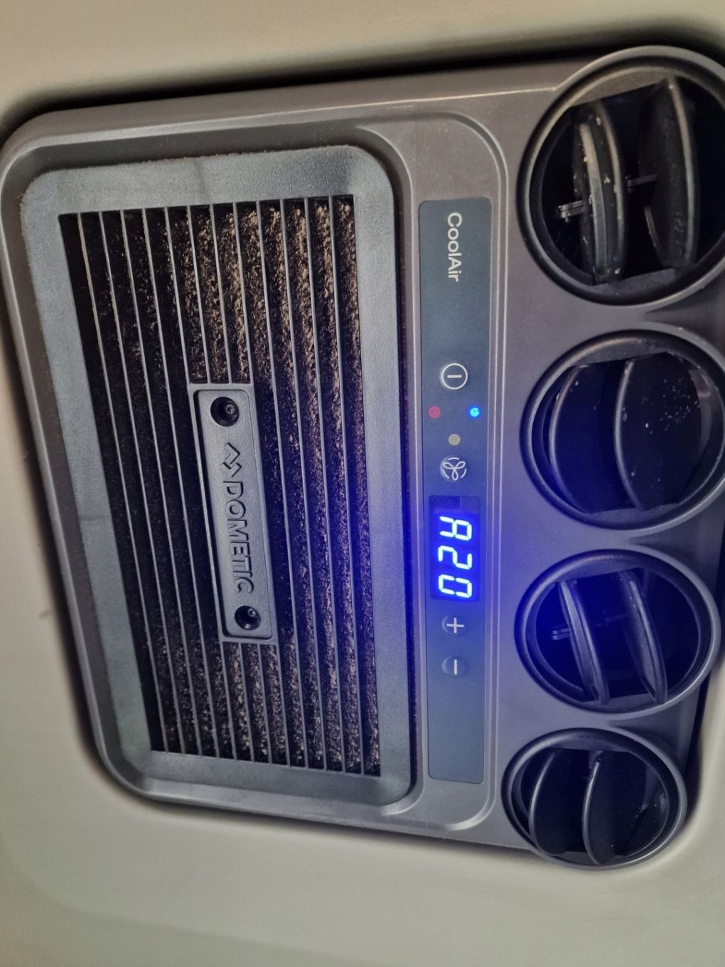 KLIMATYZACJA DACHOWA POSTOJOWA DOMETIC RT880 SCANIA