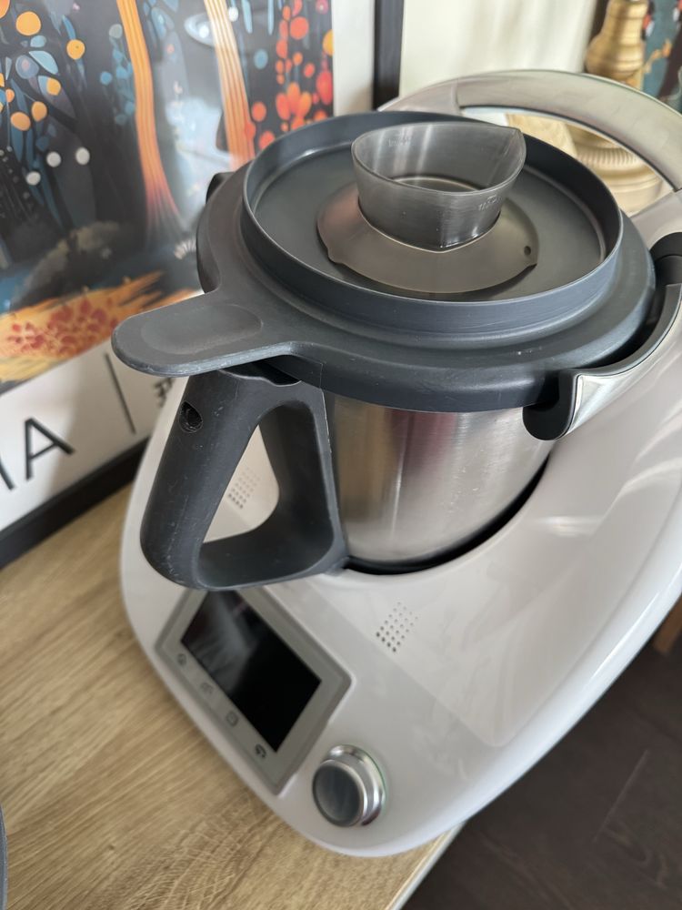 Bimby TM5 + Acessorios + Livro