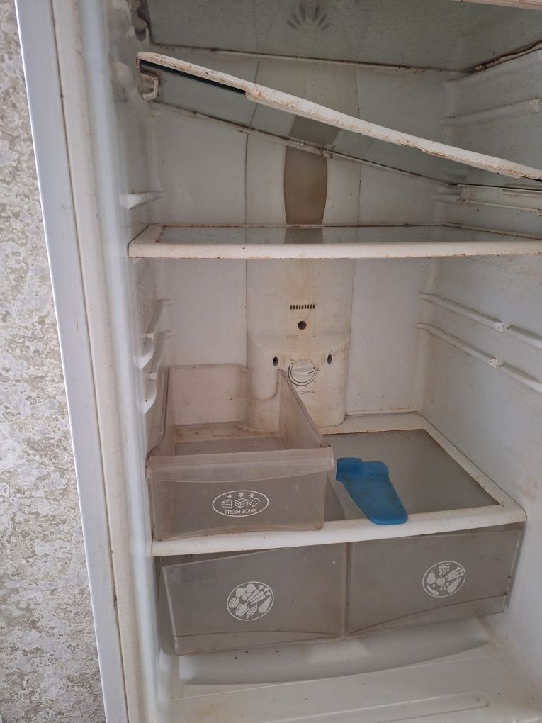 Холодильник LG, б/у 1800 гривен