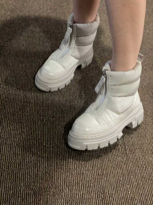 Зимові утеплені черевики дутики