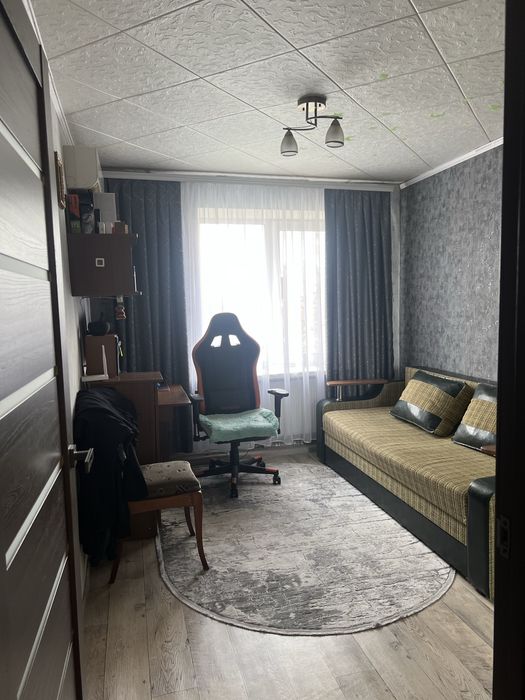 3-кімнатна квартира смт. Новомиколаївка