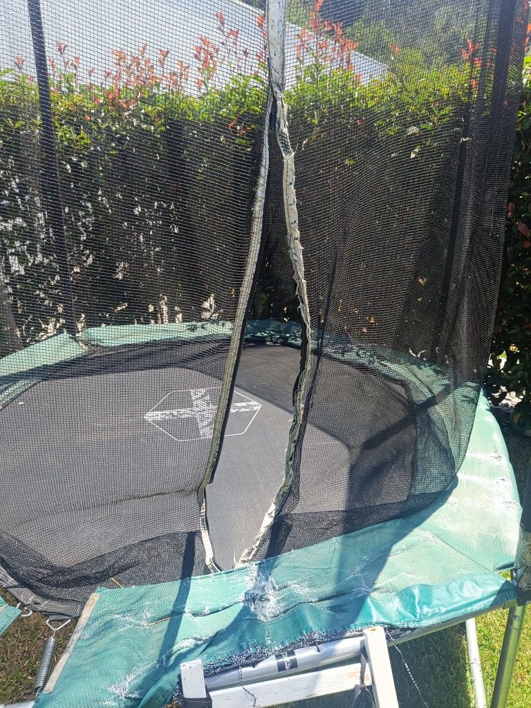 Vendo Trampolim 240