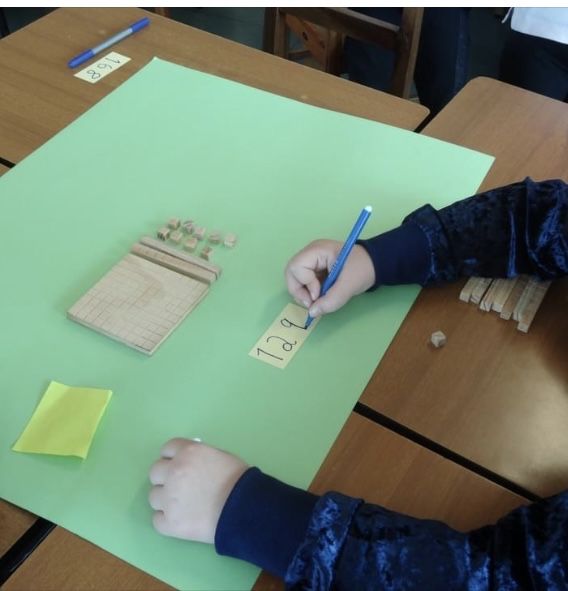 Material Multibásico (MAB 10)- cubos matemática