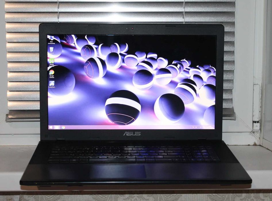 Ноутбук Asus X75 с большим экраном.Новая батарея.