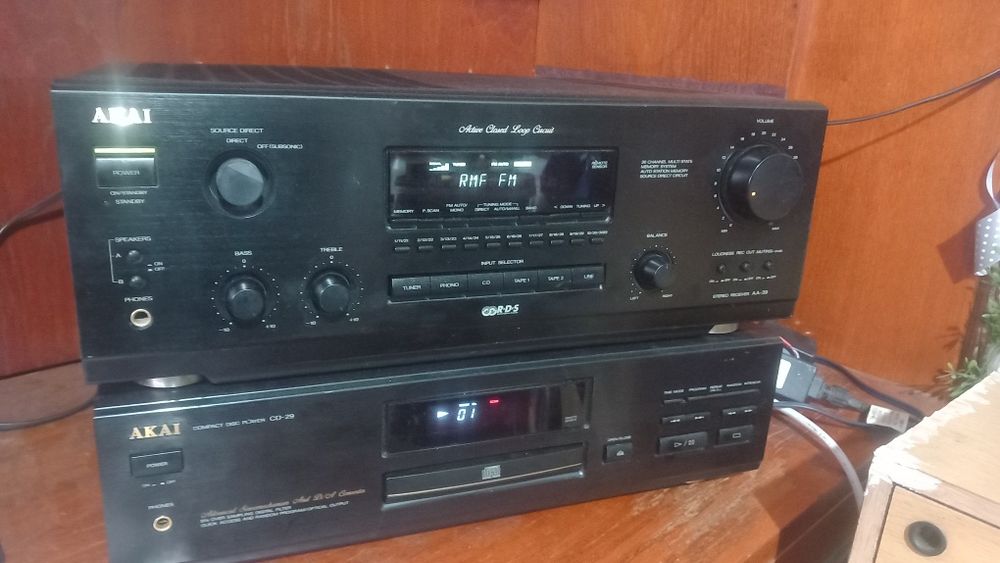 Akai amplituner + cd
