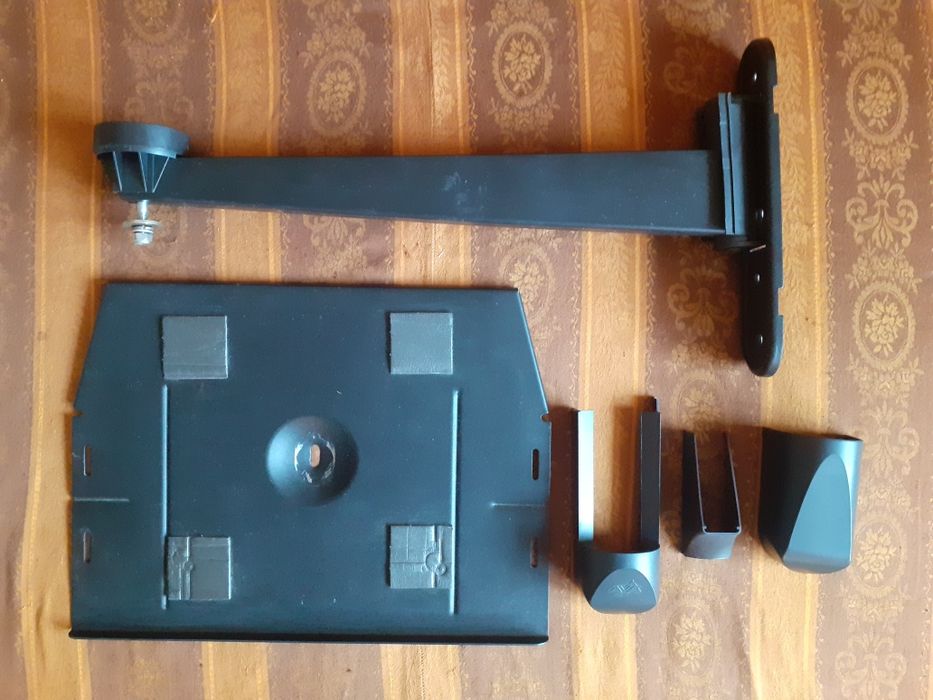 Полочка под небольш.телевизор.