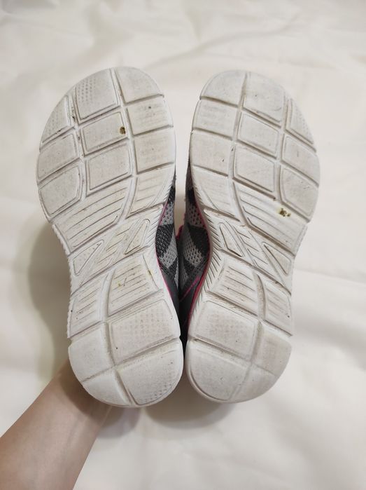 Кросівки Skechers 32-33р. 22см оригінал гарний стан