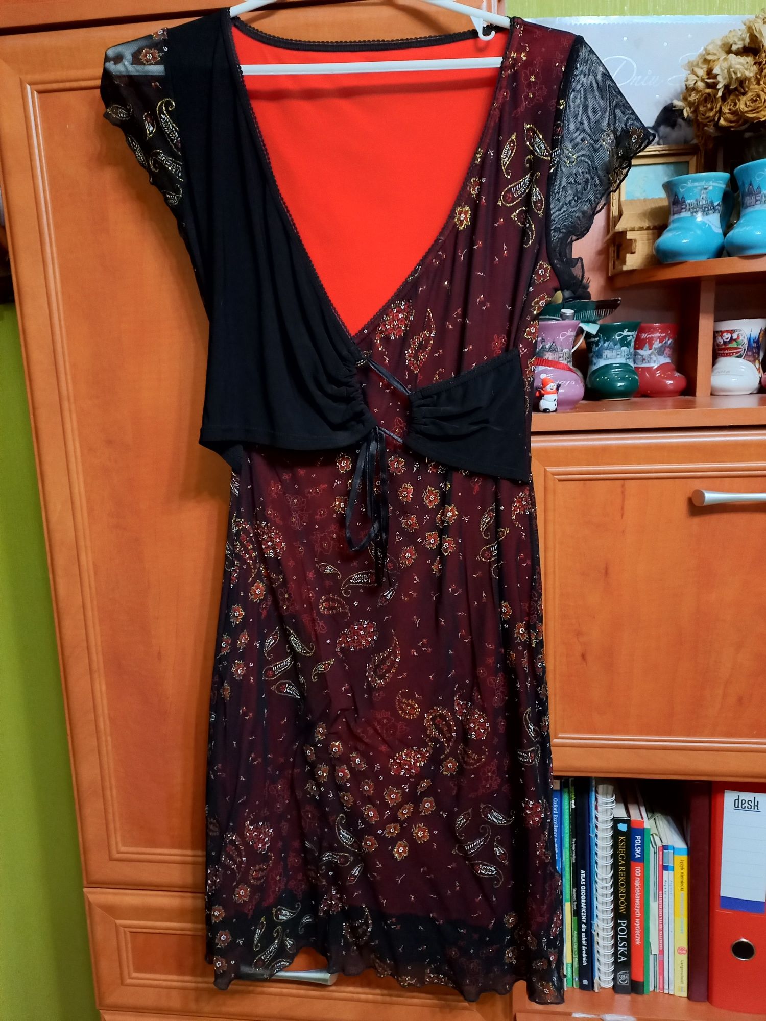 Sukienka z brokatem r. 38-40 (L)