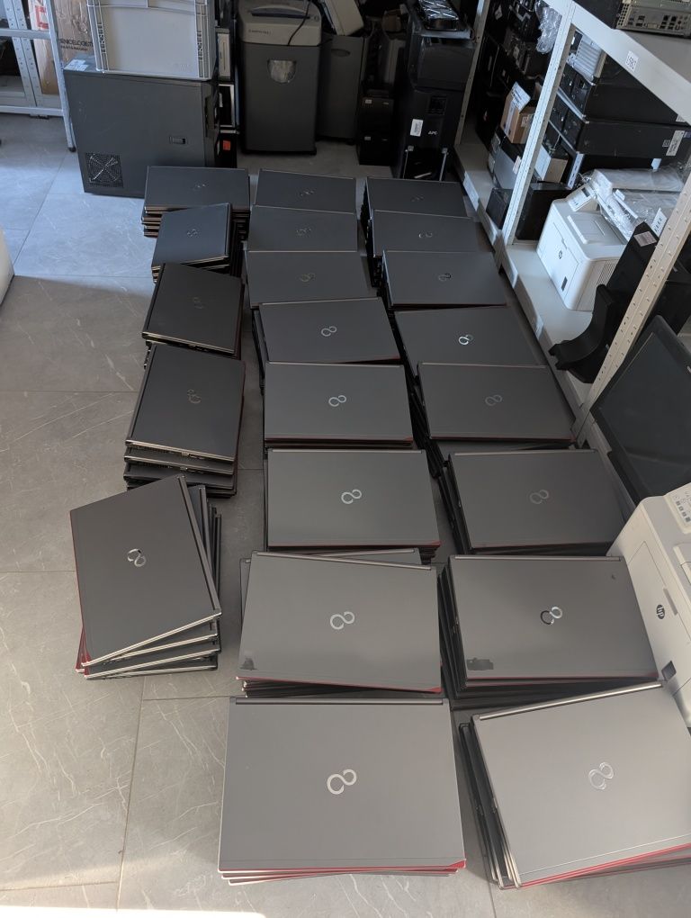 Fujitsu LIFEBOOK E756: надійний бізнес-ноутбук для ефективної роботи