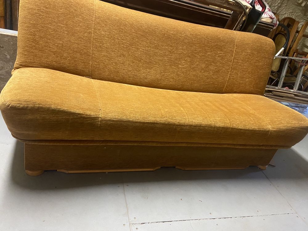 Rozkładana brązowa sofa/tapczan
