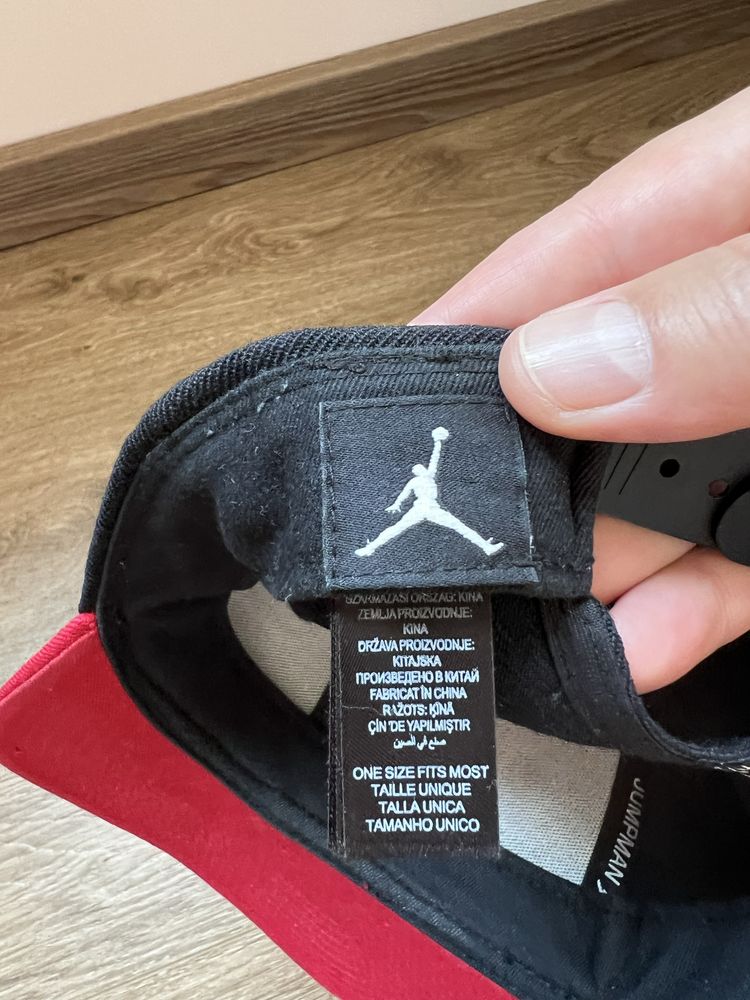 Продам оригінальну кепку NIKE AIR JORDAN