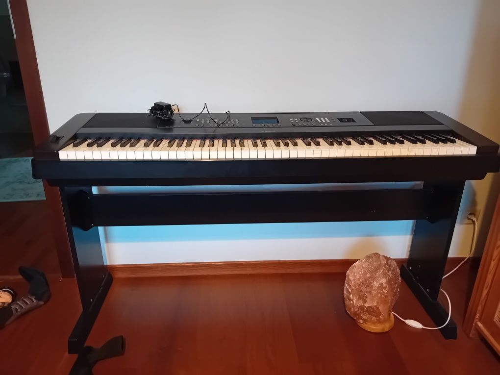 Pianino cyfrowe Yamaha DGX-650