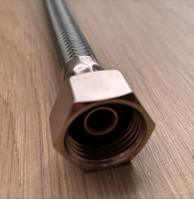 Junkers Bosch przyłącze kątowe do zimnej wody 1/2" x 3/4"