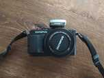 Olympus Pen Lite E-PL6 Obiektyw M.Zuiko 14-42mm f3,5-5,6 i Lampa i bat