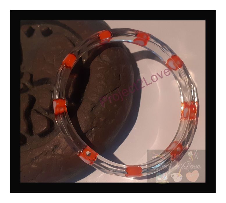 Pulseiras feitas em resina