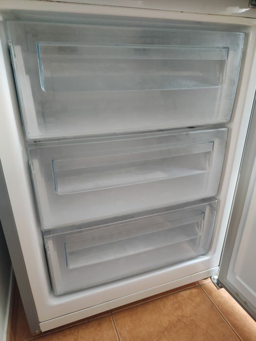 Lodówka zamrażarka Samsung sprawna w dobrym stanie