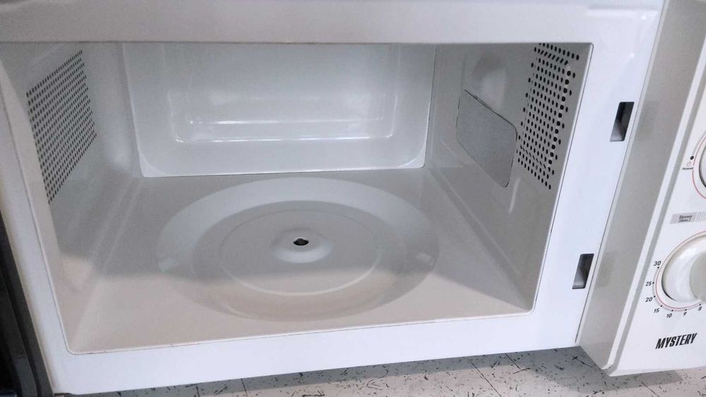Микроволновка Mystery Хорошее рабочее состояние