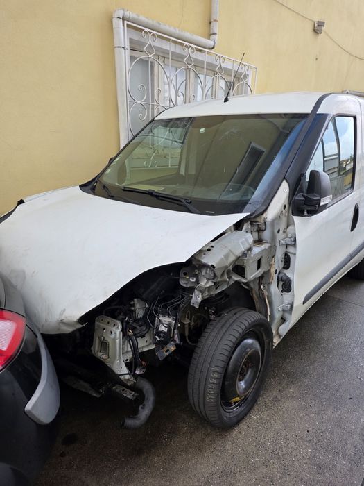 Fiat doblo 1.3 multijet acidentada
