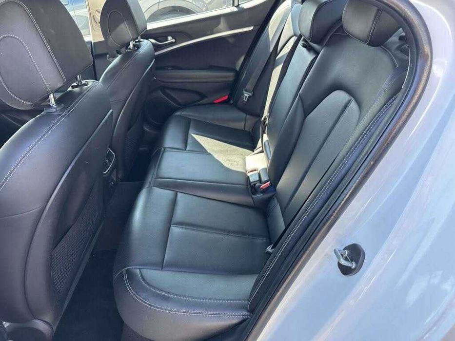 Genesis G70      2023