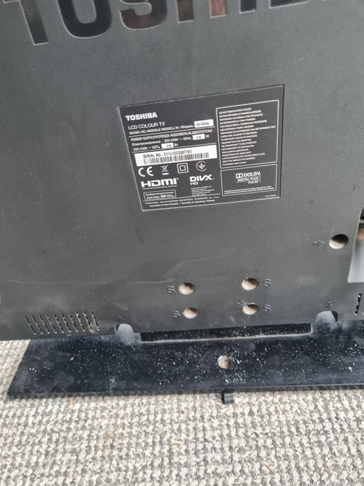 Телевізор  тошіба 40 дюймів.  В гарному робочому стані