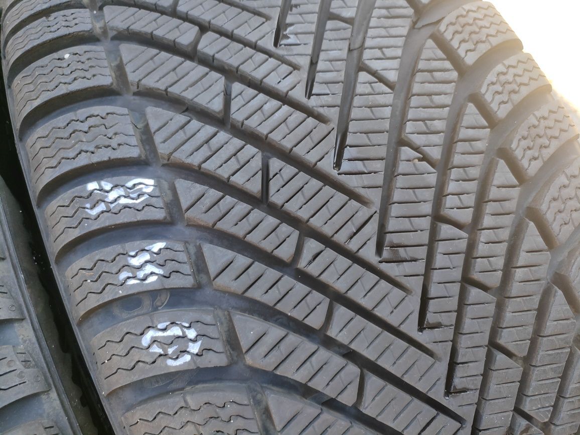 4x Pirelli Pieergy Winter 235/45R18 98V XL komplet zimowy