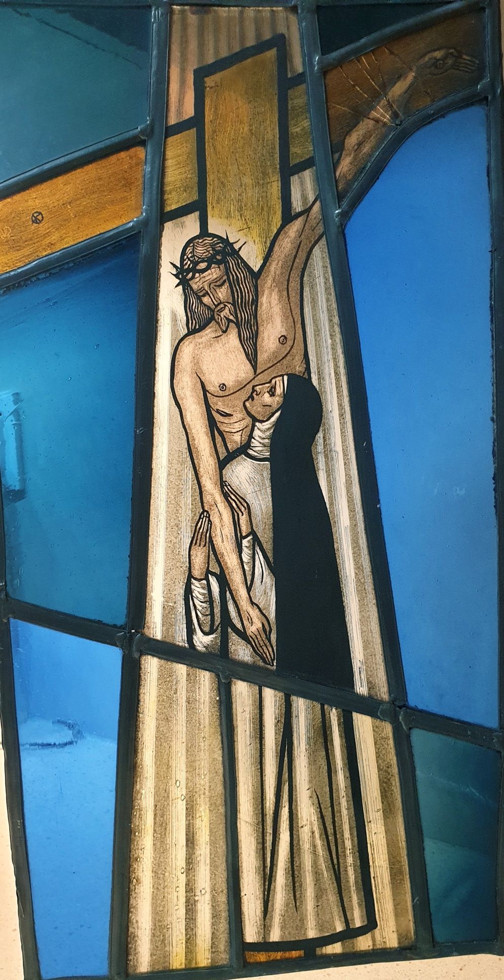 Fantástico antigo vitral Cristo na Cruz com Maria