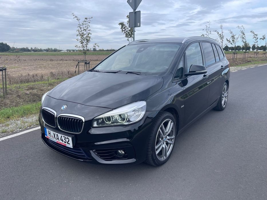 BMW Seria 2 Bogate wyposażenie bardzo ładny stan automat Navi Celina