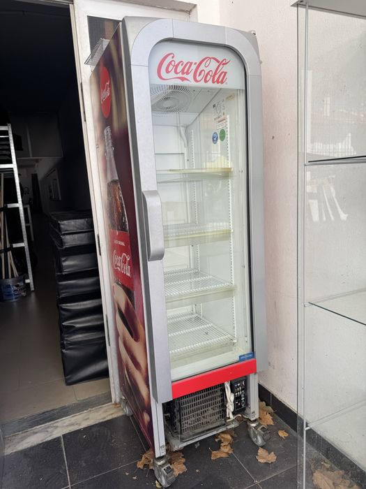 Figorifico Coca cola com fuga