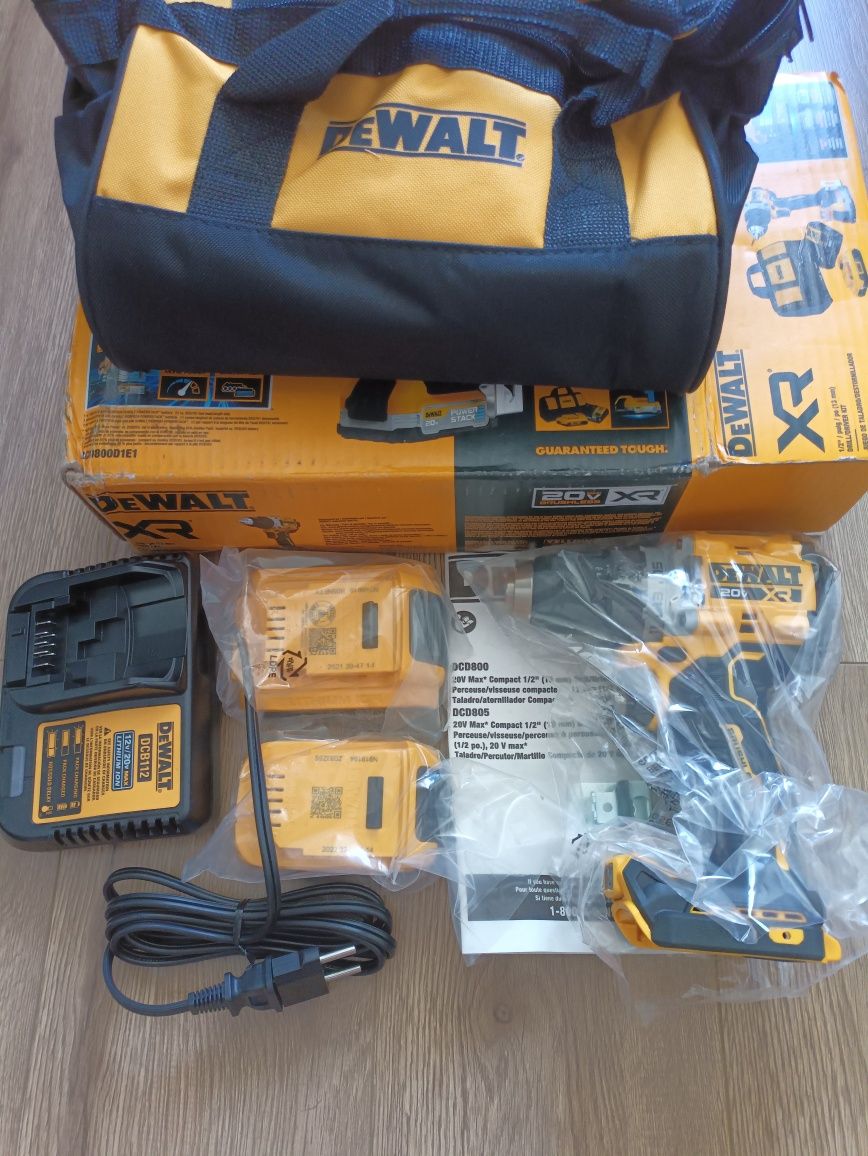 DeWalt dcd800d2 20V max brushless drill driver