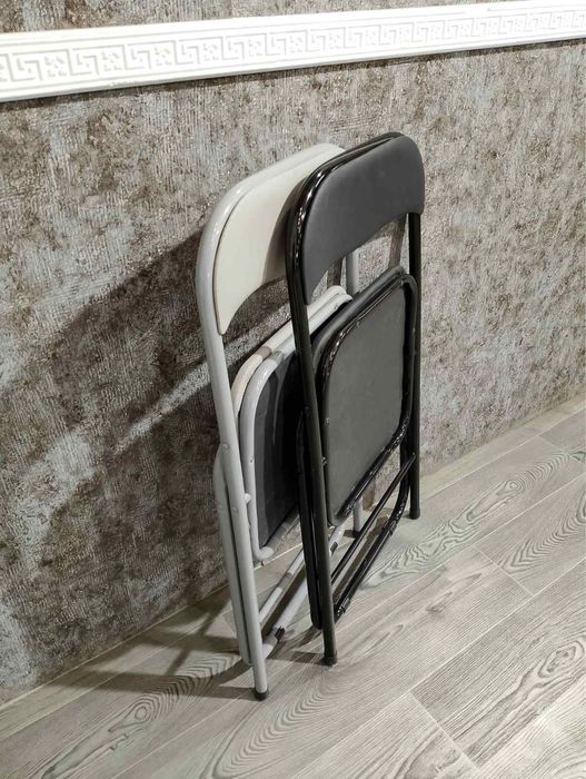 Складний стілець ідеально підходить для використання вдома , в офісі