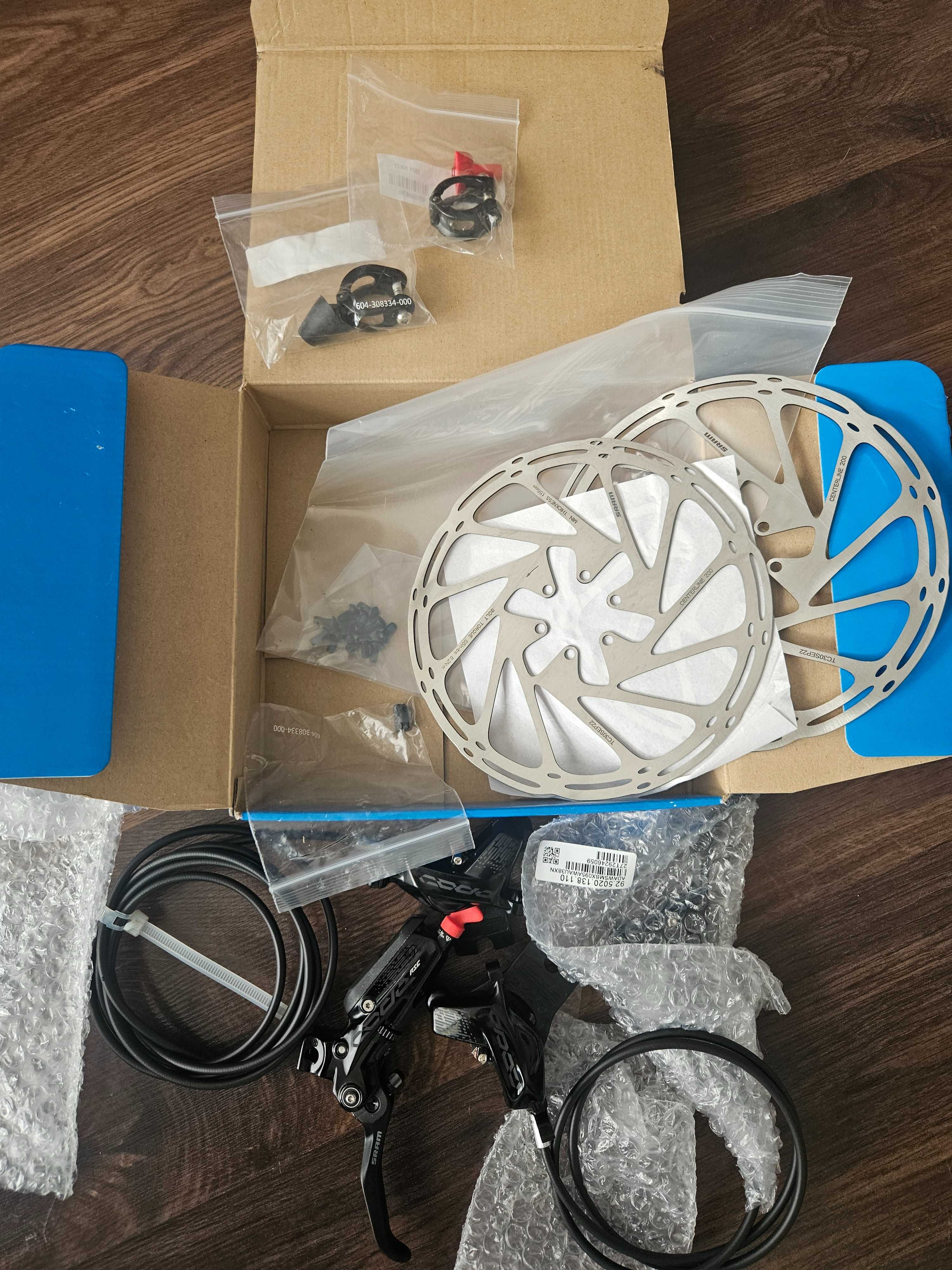 Hamulce tarczowe Sram CODE RSC 4-tłoczkowe zestaw + tarcze