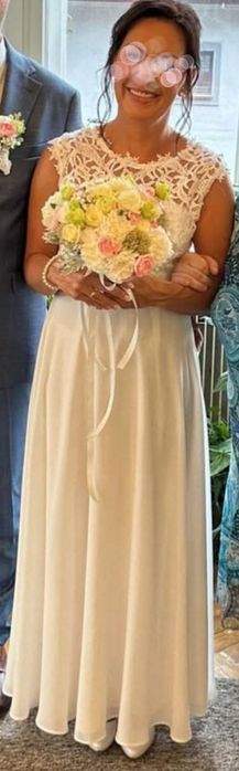 Sprzedam suknię ślubną,może być również jako wieczorowa.+ gratis