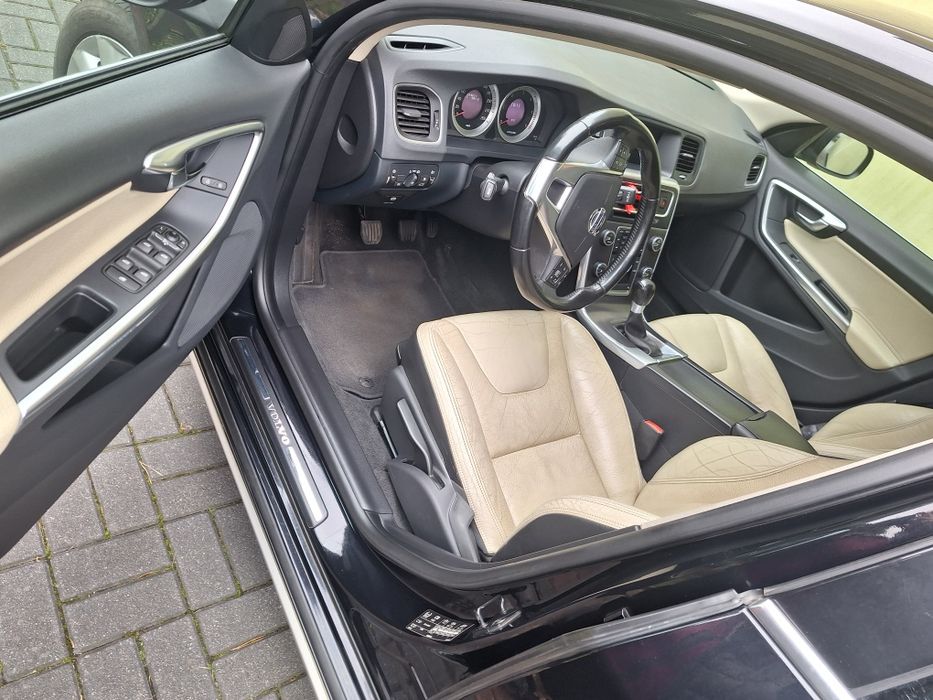 Volvo V60 2011r 2.0 D3