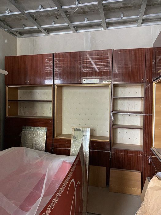 Корпусні меблі продаються