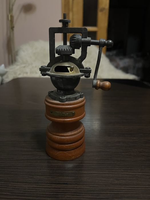 Старовинна перцемолка,привезена з Німеччини