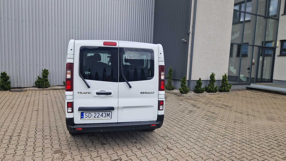 Sprzedam Renault Trafic- 8 osobowy