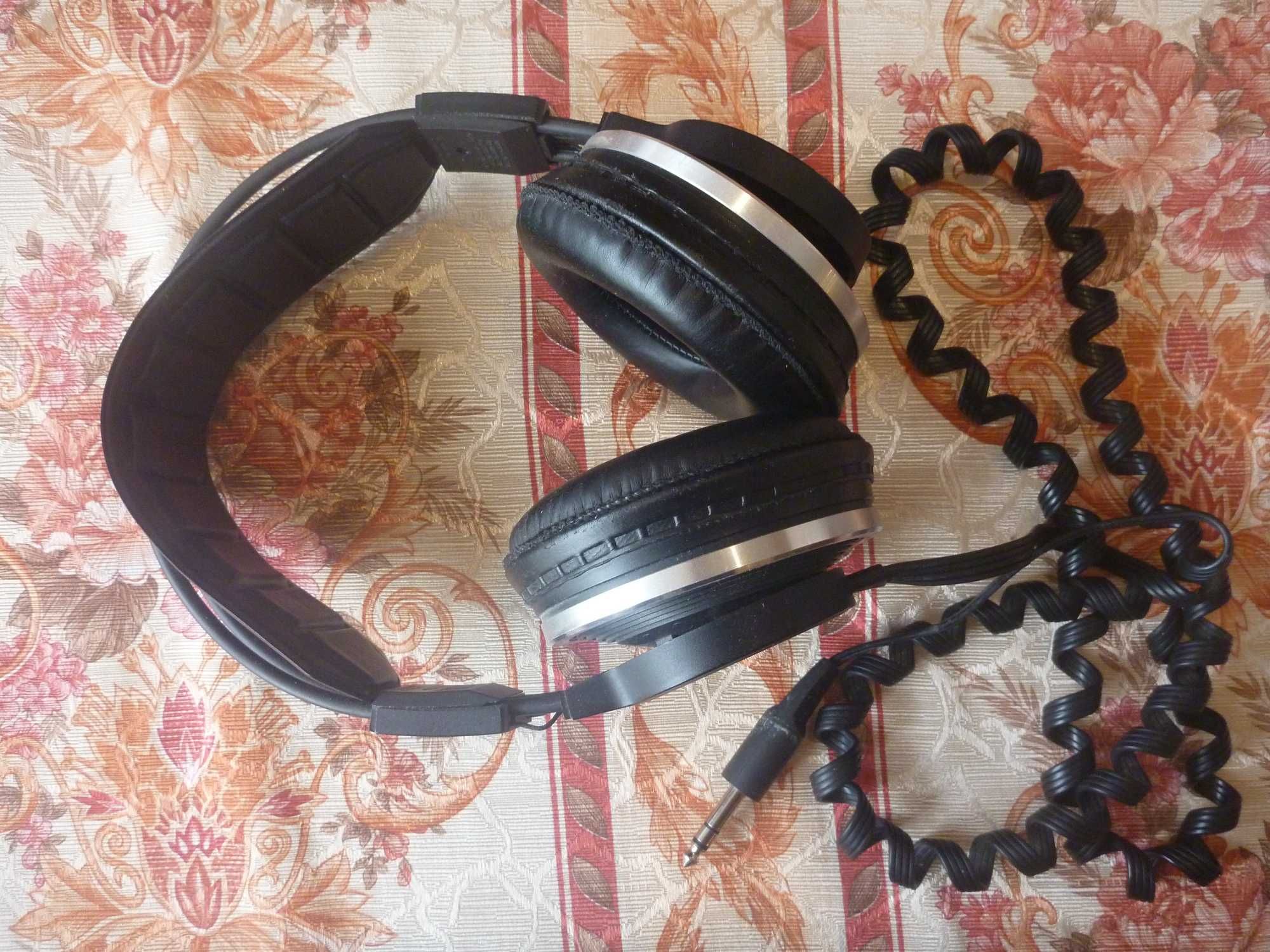Навушники AKG K340