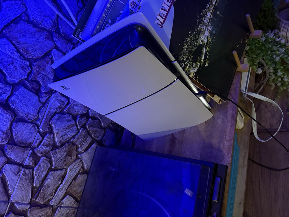 PS5 848gb com 3 comandos