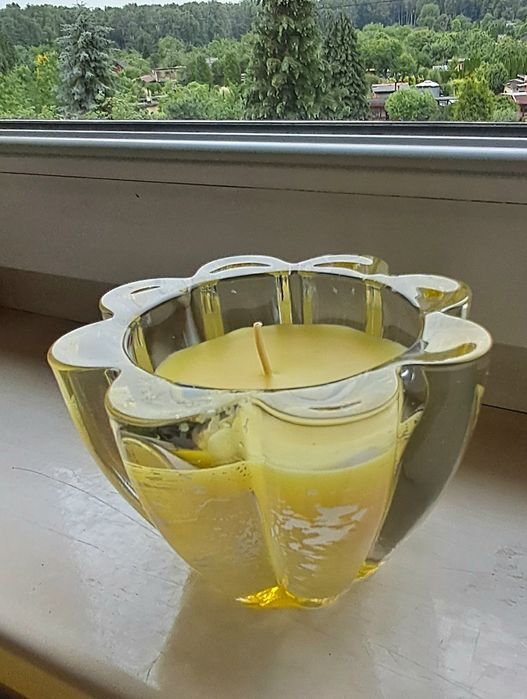 Świece w grubym szkle